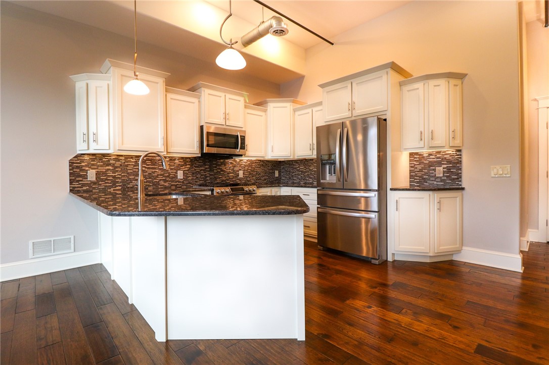 64 East Market Street, Unit 202 Corning, NY 14830 - Photo 6 of 50