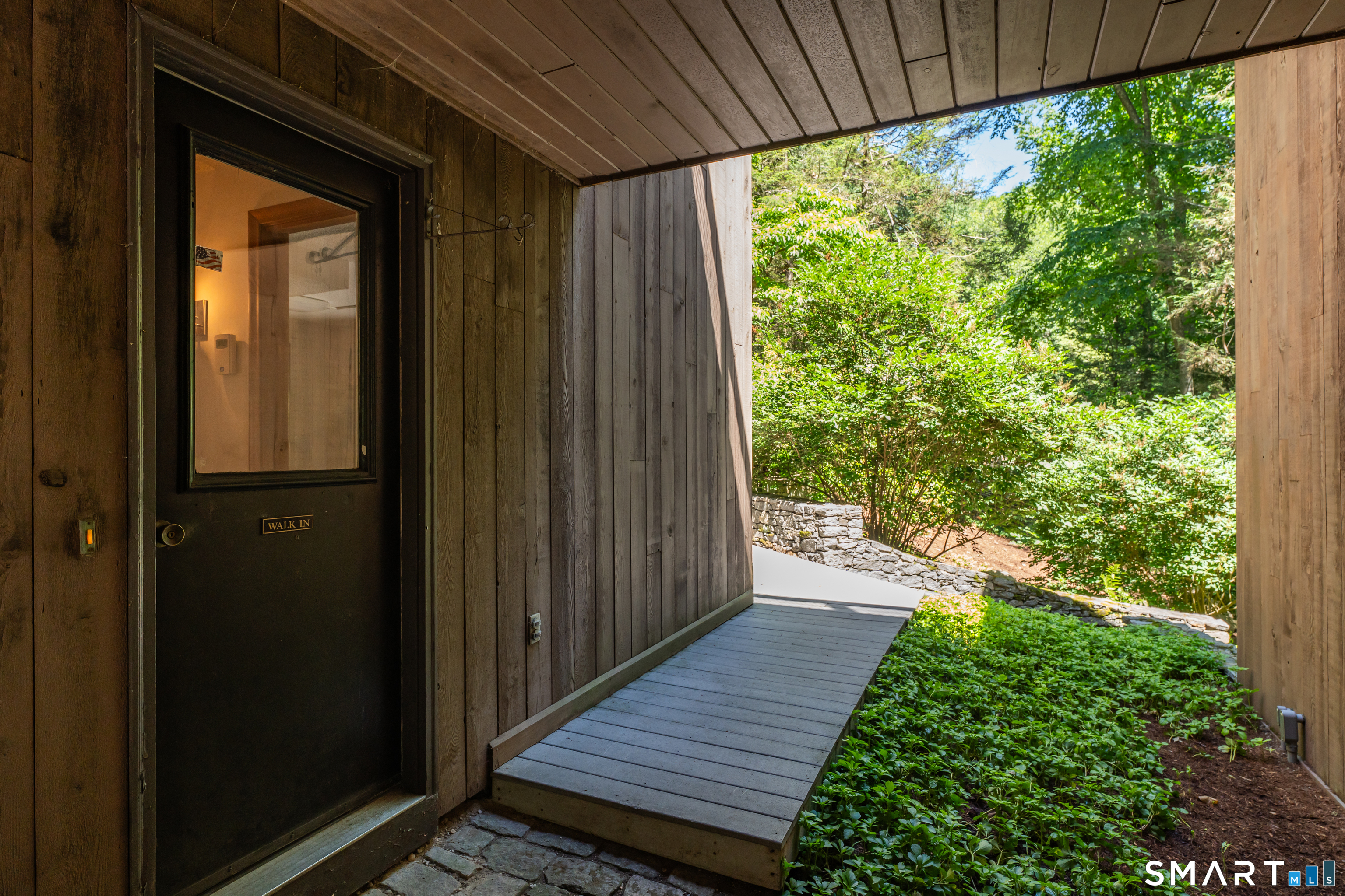 53 Summer Hill Road Madison, CT 06443 - Photo 9 of 29 Separate office entrance offering complete privacy