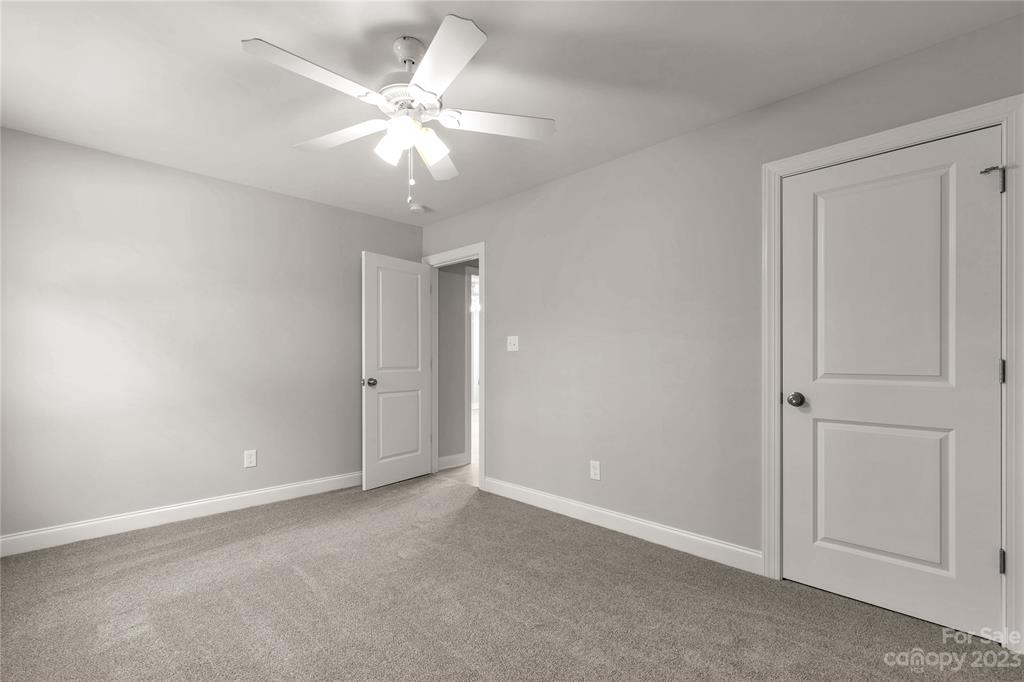 6724 State Rd S-29-555 Kershaw, SC 29067 - Photo 18 of 31 an empty room with fan and windows