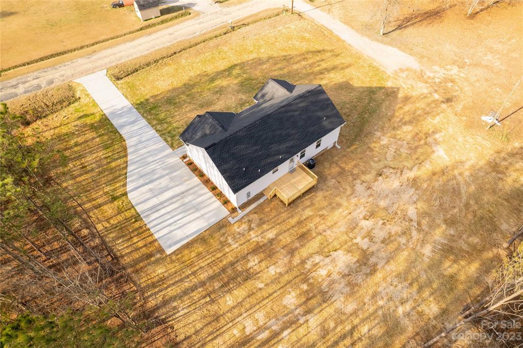 6724 State Rd S-29-555 Kershaw, SC 29067 - Photo 29 of 31 a view of sitting area