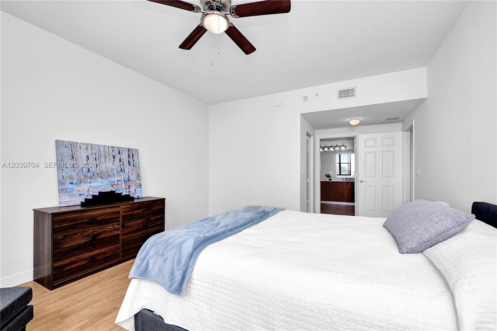 888 Douglas Road, Unit 910 Coral Gables, FL 33134 - Photo 13 of 32