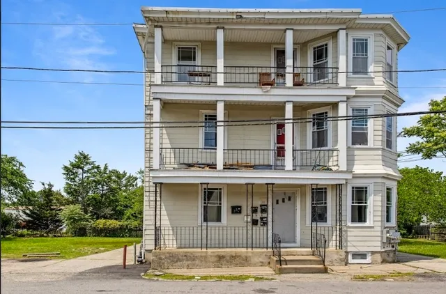 $2,100 | 11 Roosevelt Street, Unit 1, North Providence, RI 02904