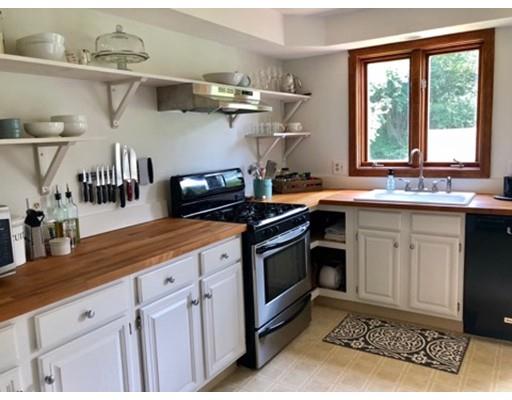 105 Senator Street Springfield, MA 01129 - Photo 4 of 16