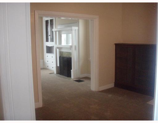 1205 Mcneilly Road Pittsburgh, PA 15216 - Photo 6 of 18 Living Room.