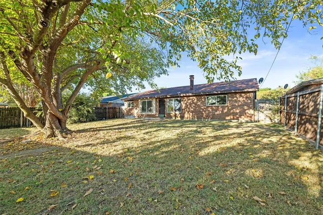 $260,000 | 2742 Pepperidge Drive East, Lancaster, TX 75134