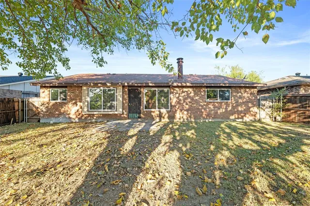 $260,000 | 2742 Pepperidge Drive East, Lancaster, TX 75134