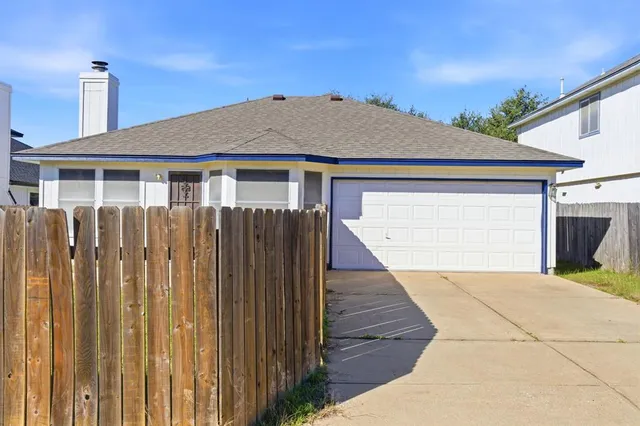 $1,575 | 833 Picadilly Drive, Unit 1, Pflugerville, TX 78660