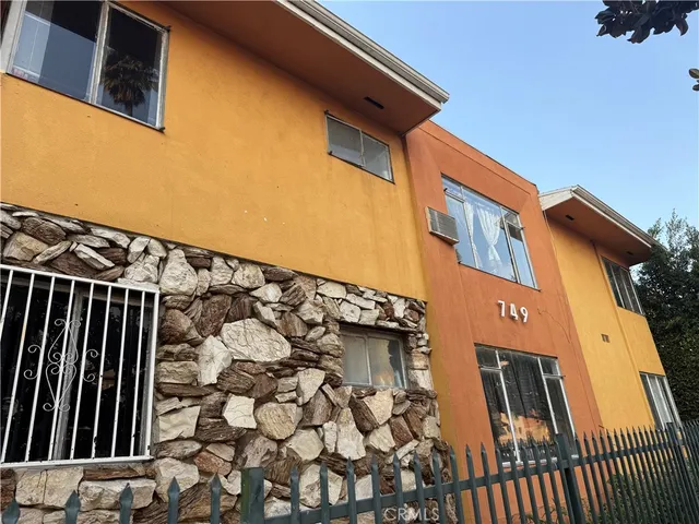 $1,550 | 749 South Berendo Street, Unit 5, Los Angeles, CA 90005