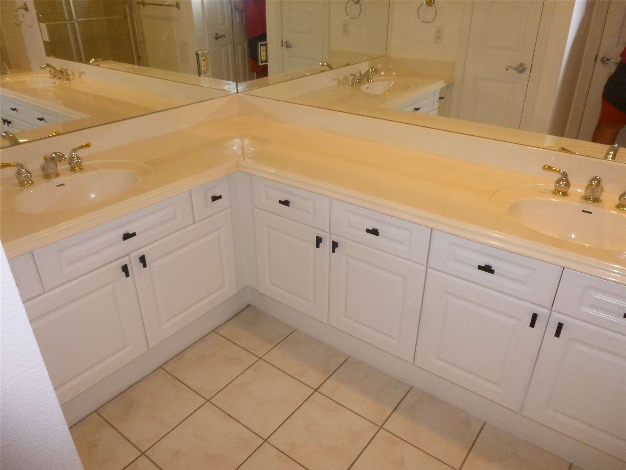2918 Ranch Road 620 North, Unit Y194 Austin, TX 78734 - Photo 23 of 35 a bathroom with a sink and vanity