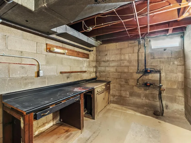 $244,900 | 1101 Nagle Avenue, Unit 1103, Manitowoc, WI 54220