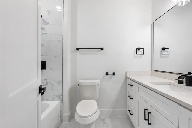 $1,100,000 | 4231 Westlake Drive, Unit H1, Austin, TX 78746