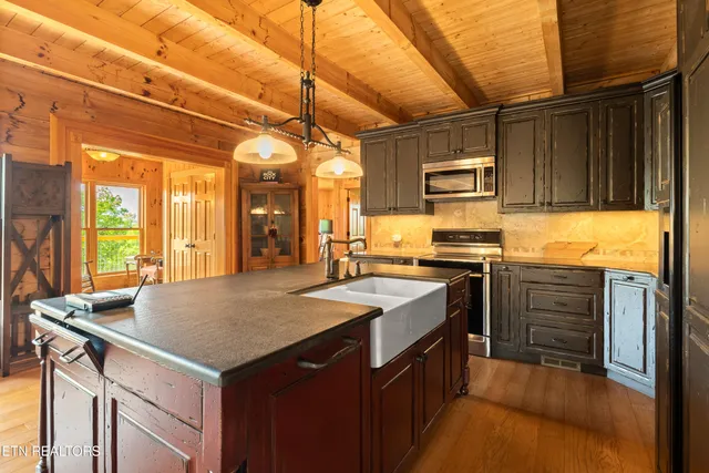 $1,750,000 | 1265 Lookout Trail, Townsend, TN 37882