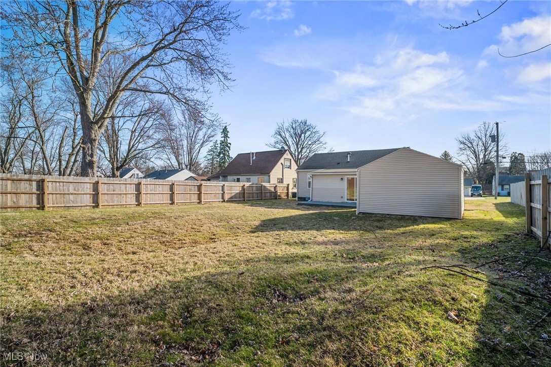146 Aldrich Road Youngstown, OH 44515 - Photo 4 of 23