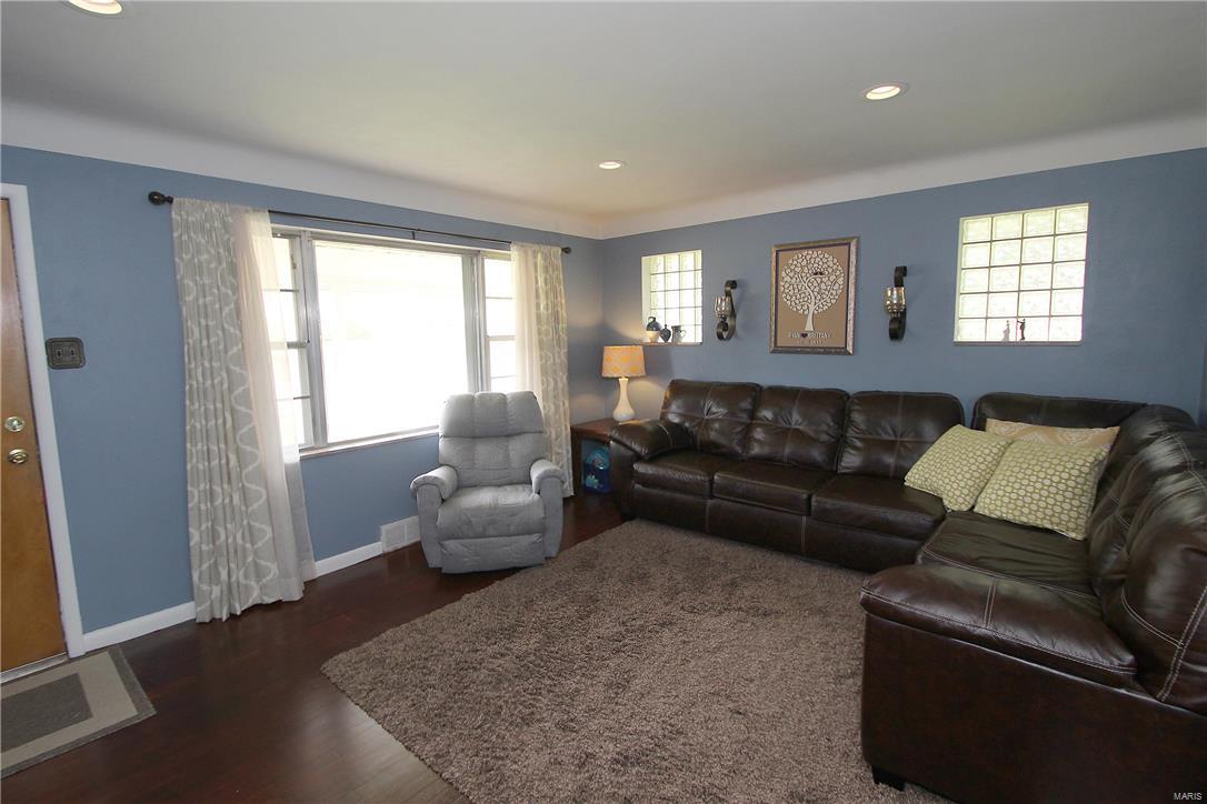 425 Forder Road St. Louis, MO 63129 - Photo 5 of 43 Gallery Image 5