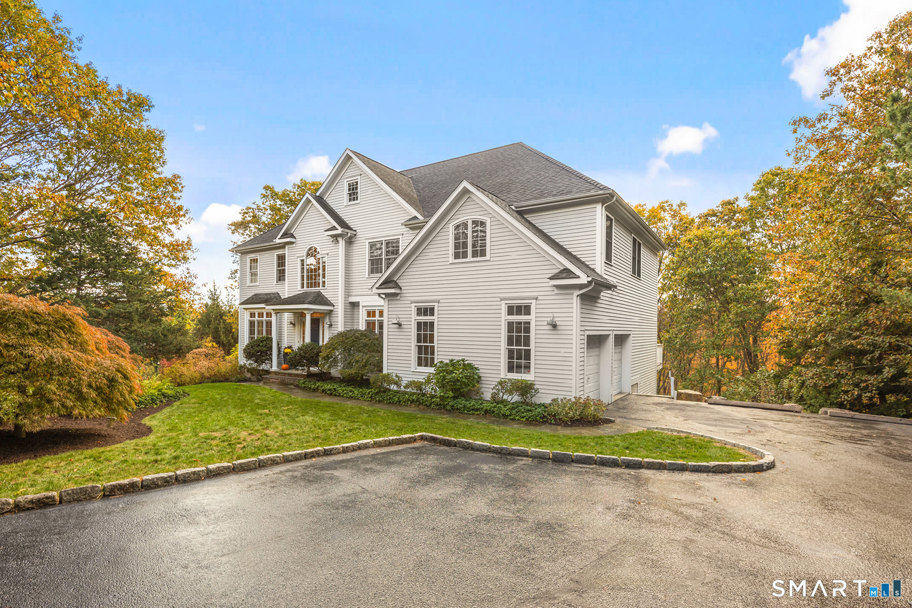 381 Chestnut Hill Road Norwalk, CT 06851 - Photo 2 of 40