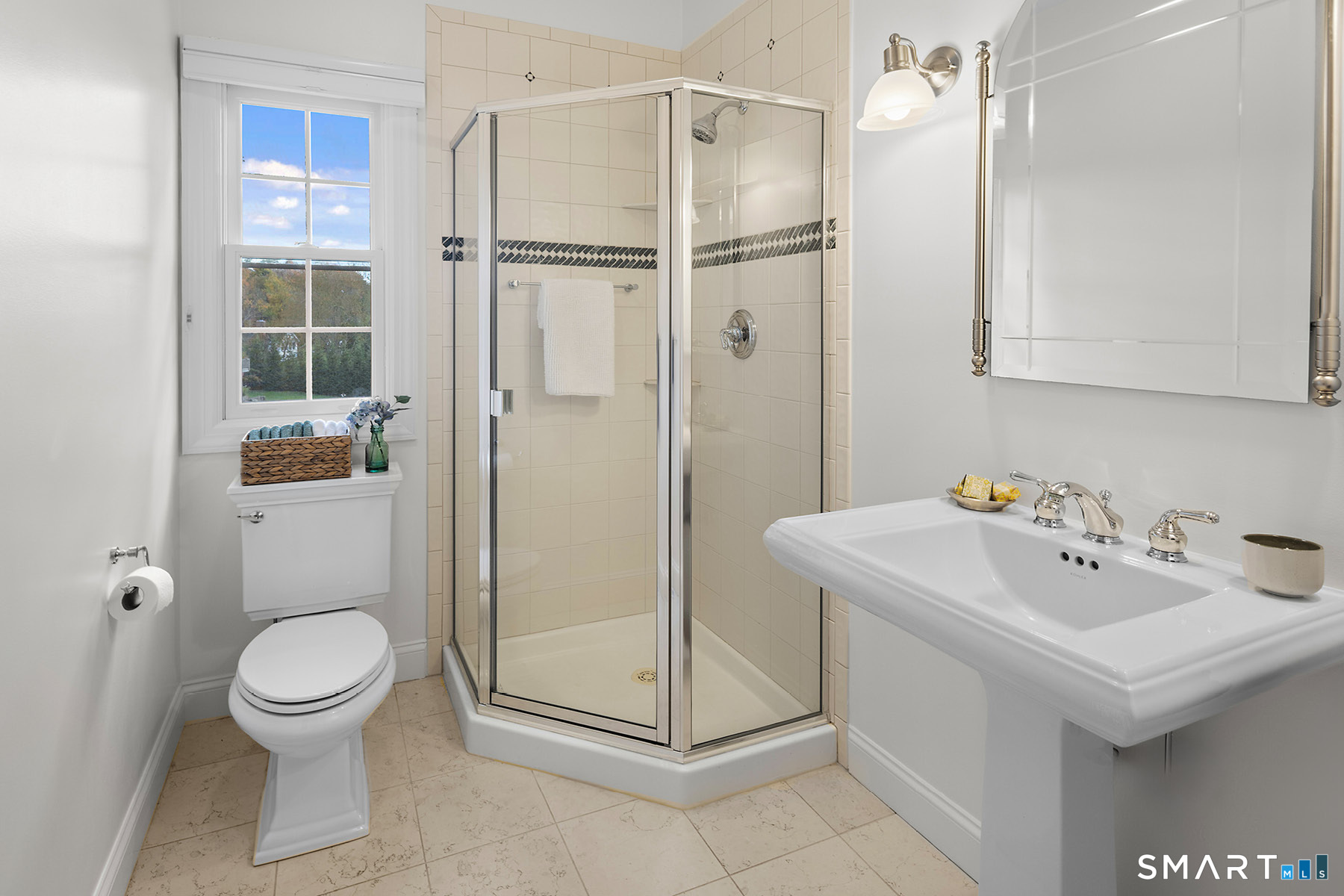 381 Chestnut Hill Road Norwalk, CT 06851 - Photo 25 of 40