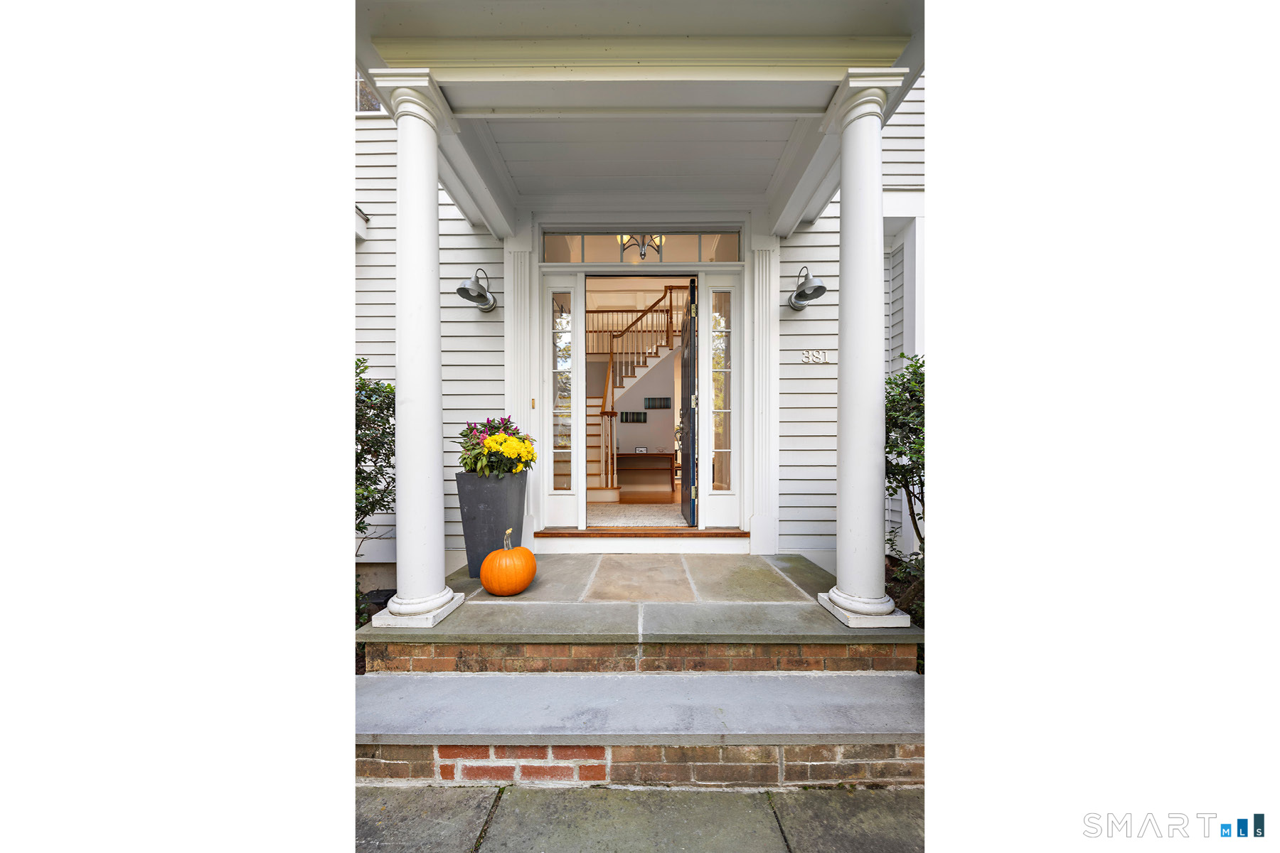 381 Chestnut Hill Road Norwalk, CT 06851 - Photo 5 of 40