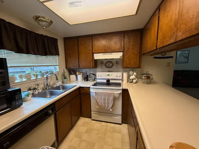 $595,000 | 3536 Forest Glenn Drive, Modesto, CA 95355