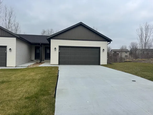 $309,900 | 2049 East 20th Street, Zumbrota, MN 55992