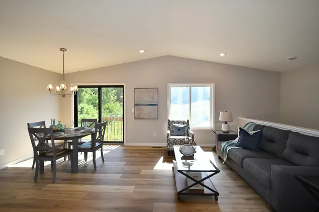 $309,900 | 2049 East 20th Street, Zumbrota, MN 55992