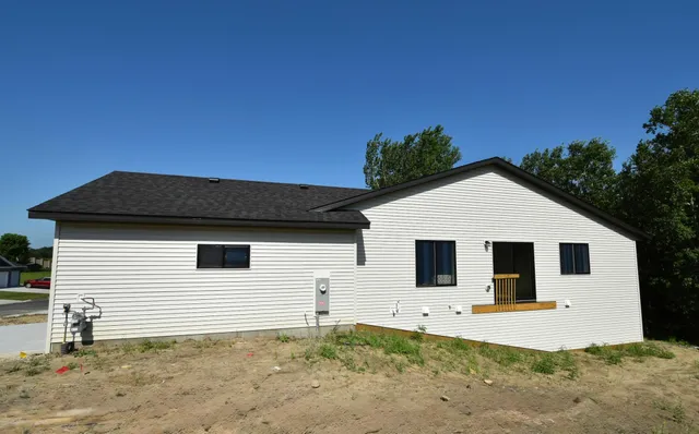 $309,900 | 2049 East 20th Street, Zumbrota, MN 55992