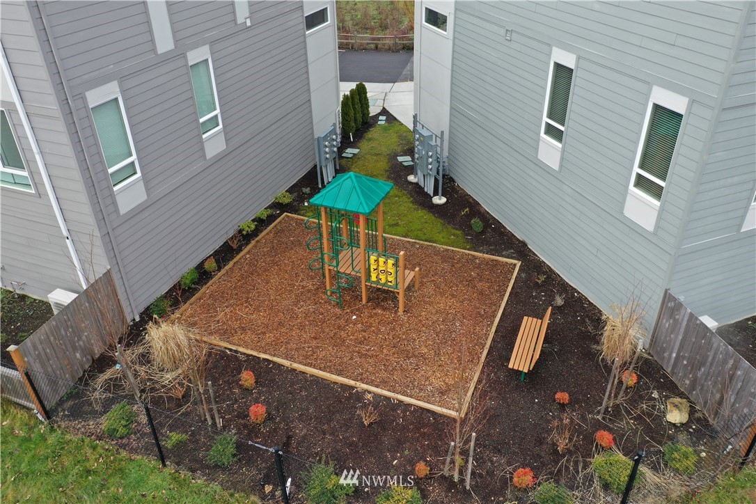 17905 35th Avenue Southeast, Unit A3 Bothell, WA 98012 - Photo 24 of 35 a view of living room