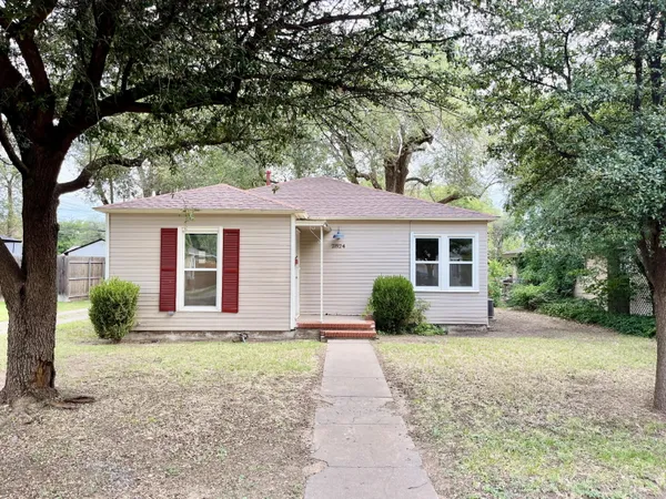 $1,400 | 2824 27th Street, Lubbock, TX 79410