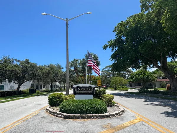 $2,600 | 2615 Southwest Natura Avenue, Deerfield Beach, FL 33441