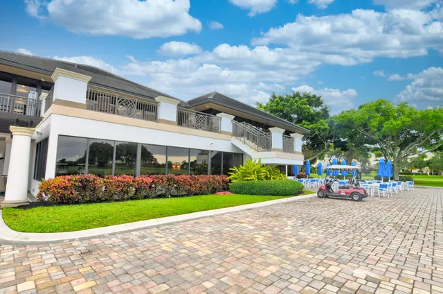 $2,725,000 | 5212 Foxpointe Circle, Delray Beach, FL 33445