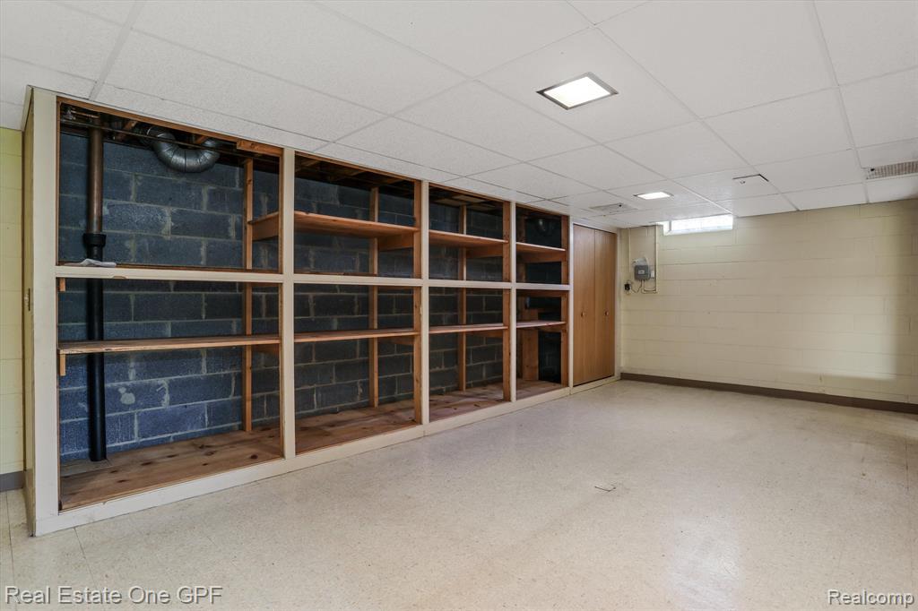 724 South Rosedale Court Grosse Pointe Woods, MI 48080 - Photo 26 of 31