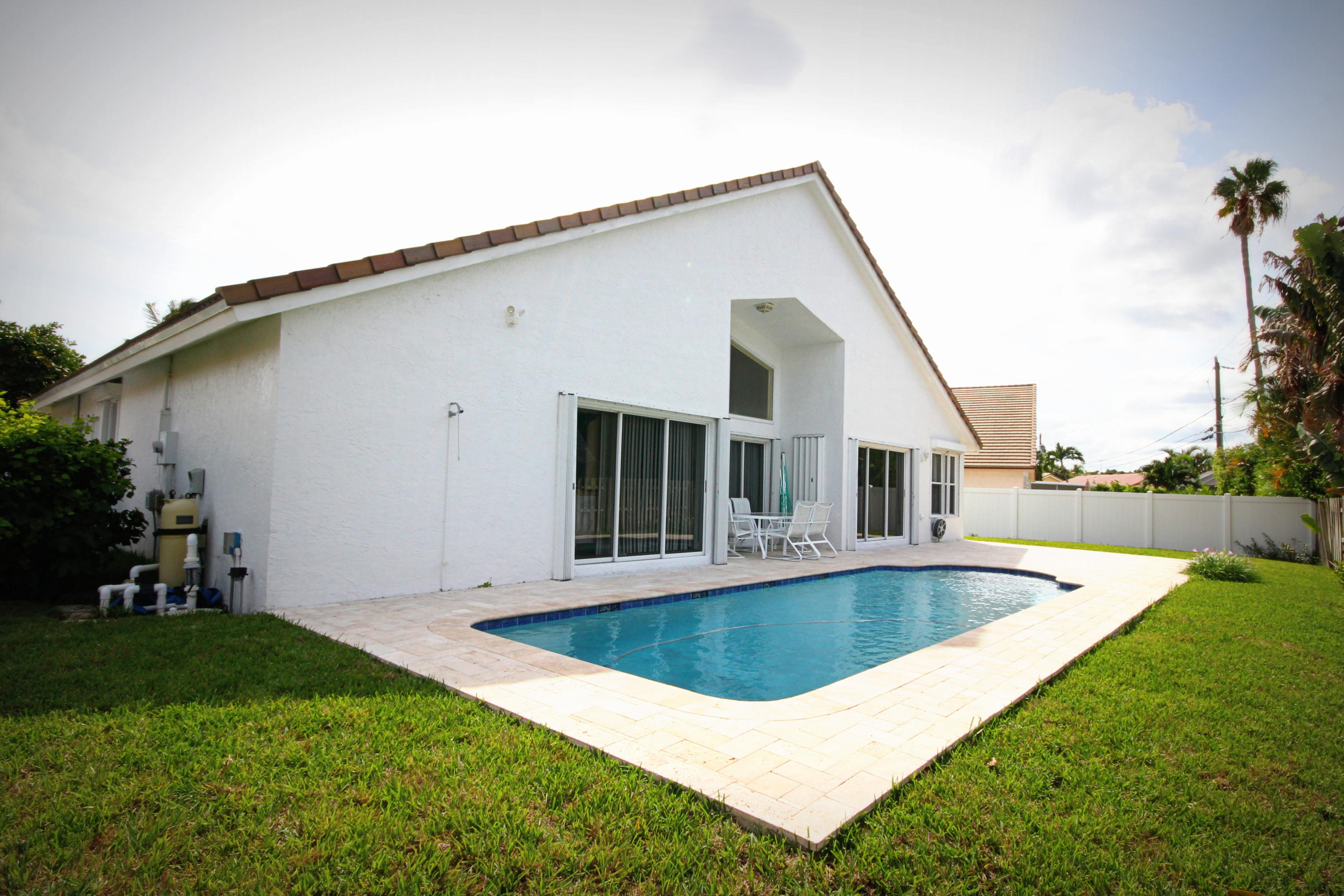 381 Cottonwood Lane Boca Raton, FL 33487 - Photo 13 of 14 381 COTTONWOOD DR 037