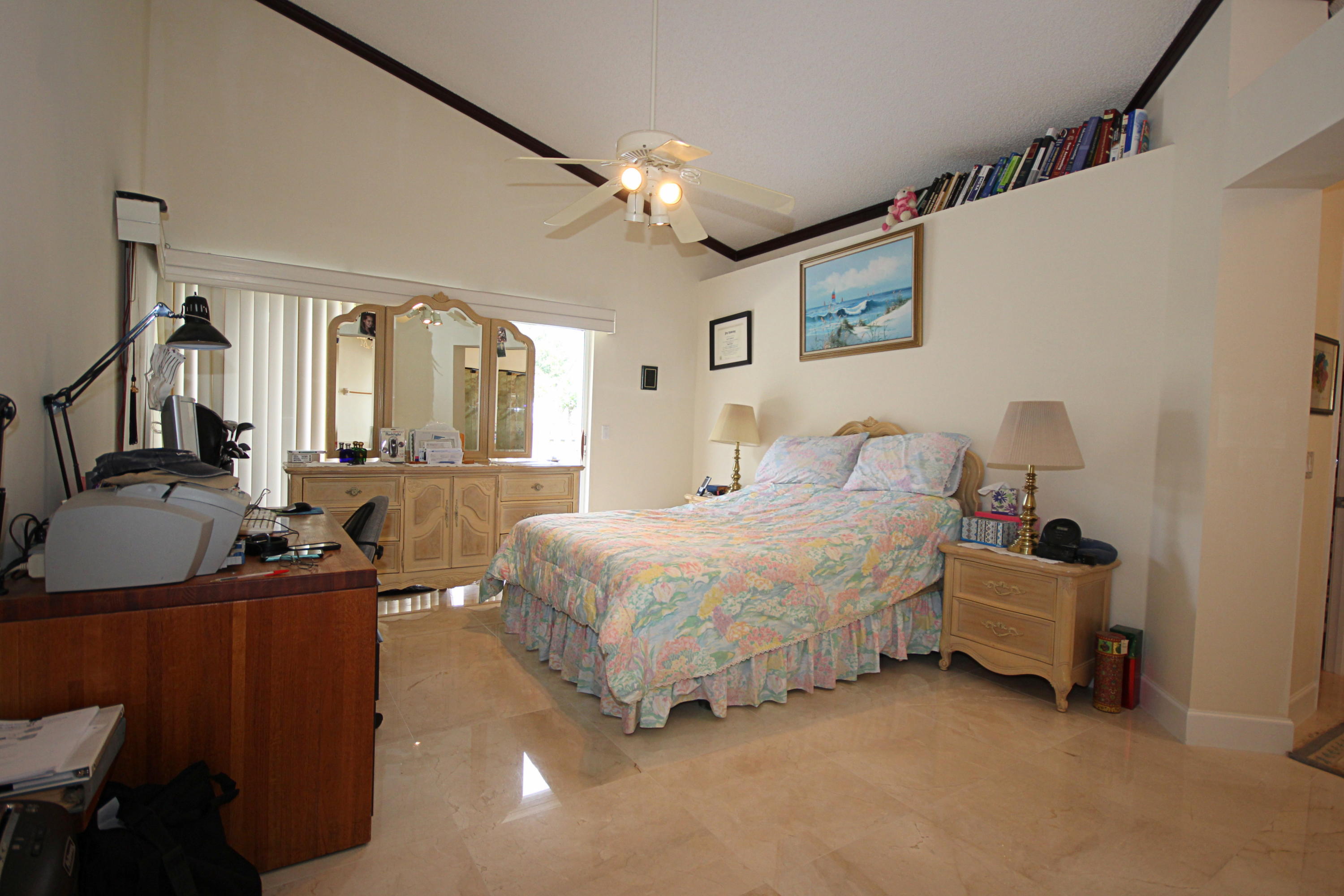 381 Cottonwood Lane Boca Raton, FL 33487 - Photo 9 of 14 381 COTTONWOOD DR 010