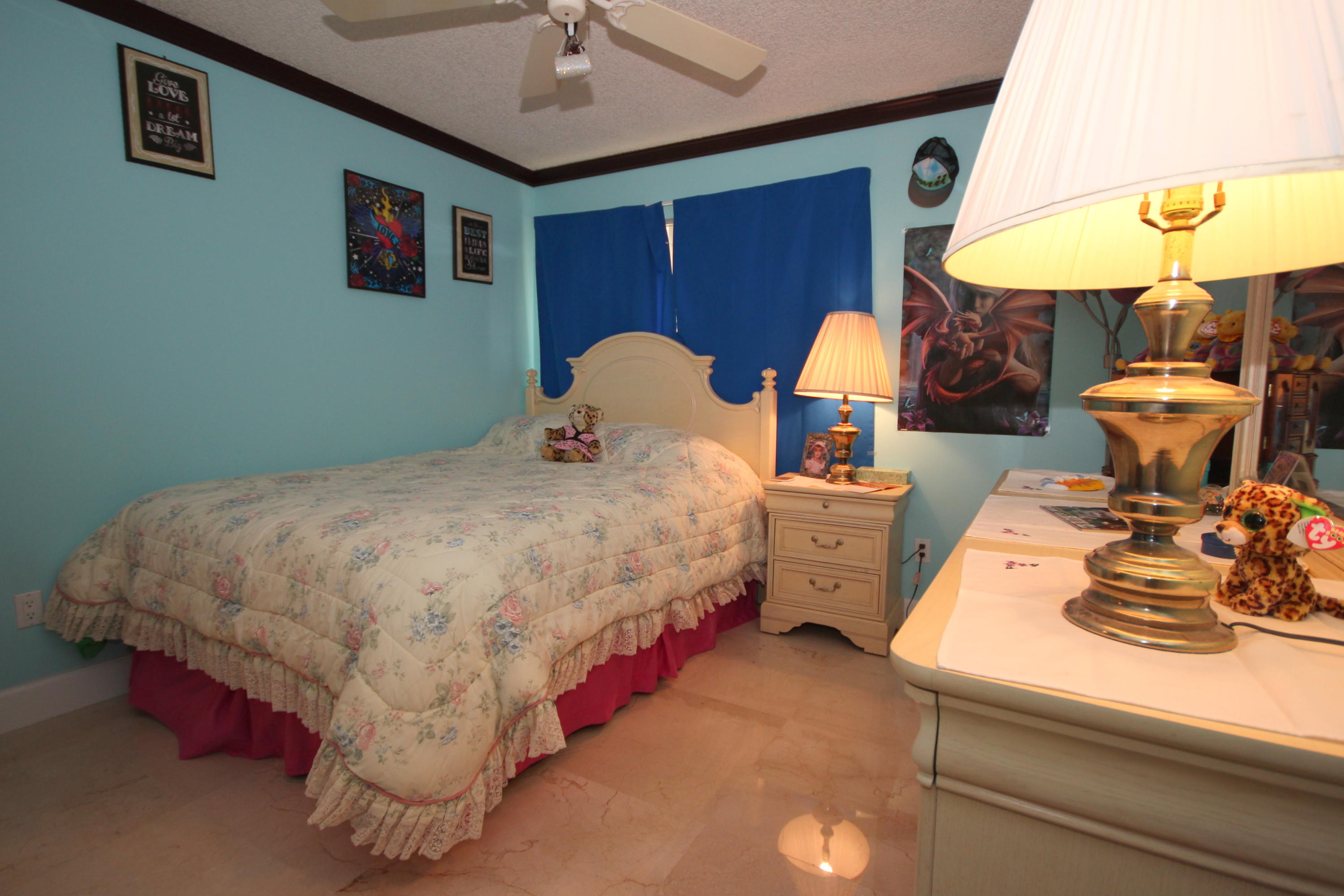 381 Cottonwood Lane Boca Raton, FL 33487 - Photo 10 of 14 381 COTTONWOOD DR 033