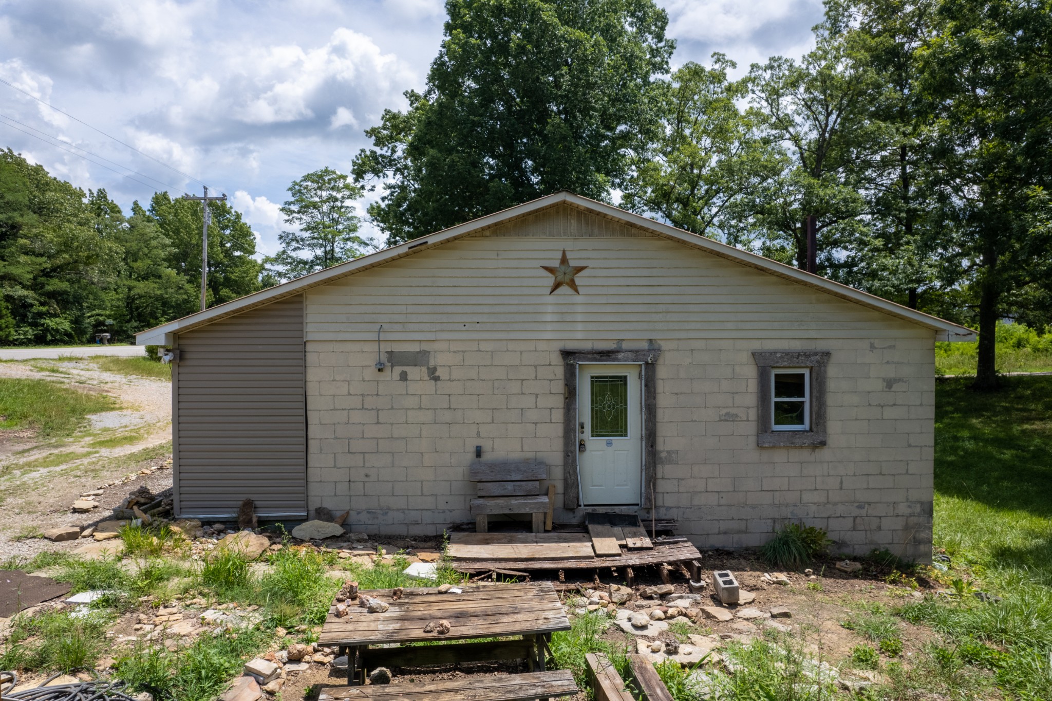 5650 Rowe Gap Road Belvidere, TN 37306 - Photo 4 of 31