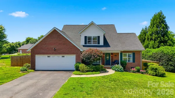 $434,900 | 4005 Brickfield Street, Hickory, NC 28602