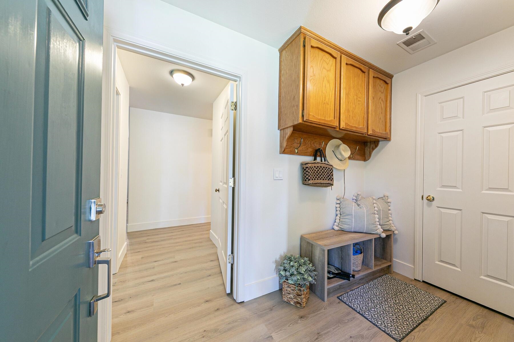 10537 Stone Pine Road Truckee, CA 96161 - Photo 3 of 27 Gallery Image 3