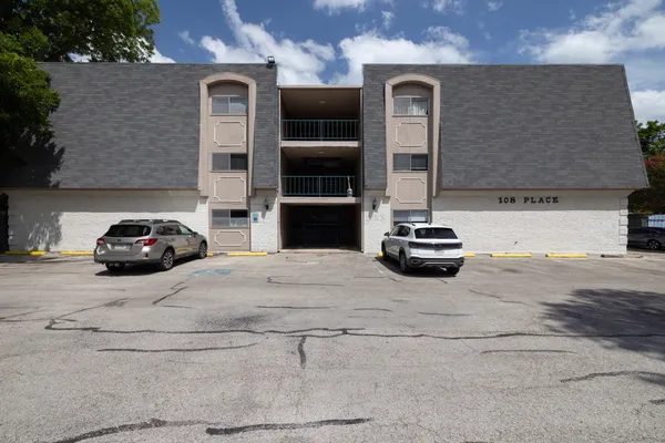 $749 | 108 West 45th Street, Unit 104, Austin, TX 78751