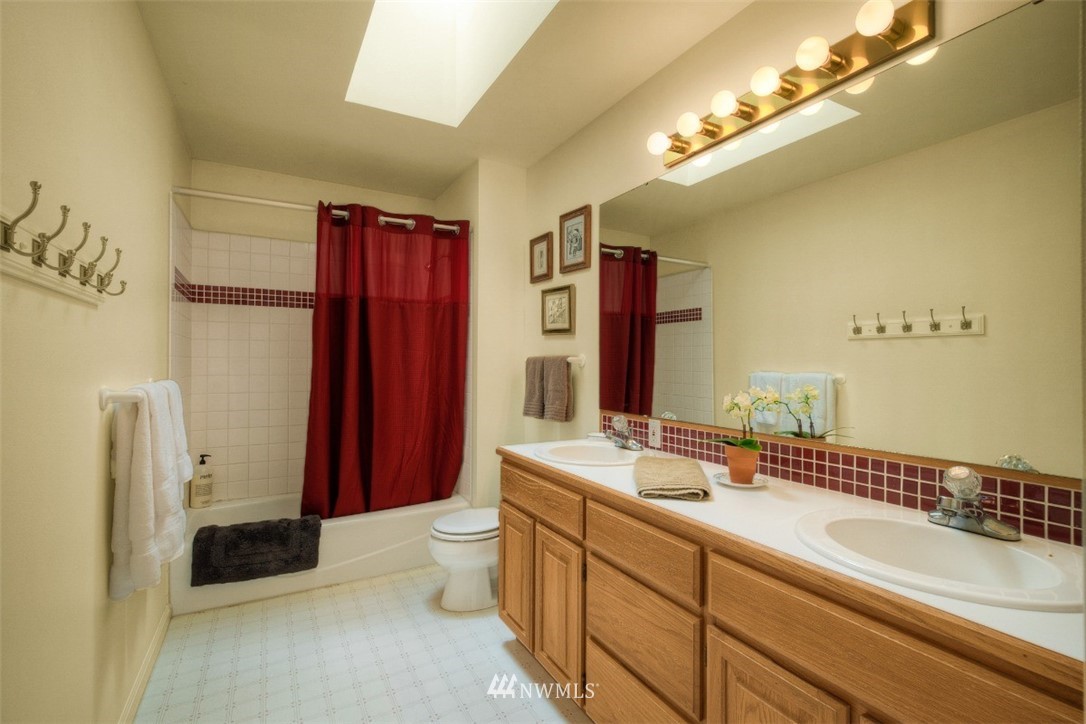 622 Northeast Paulson Road Poulsbo, WA 98370 - Photo 22 of 24 Gallery Image 22