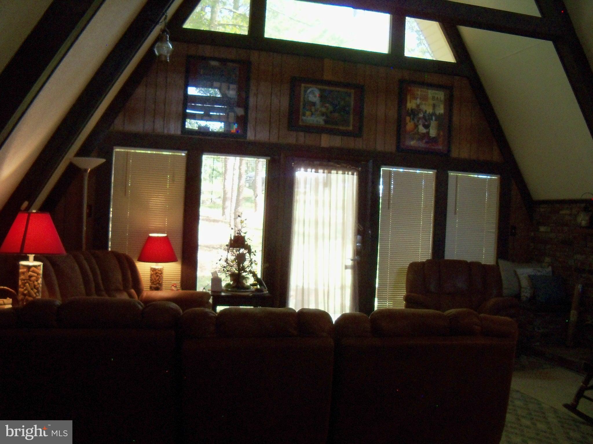 7261 Supinlick Ridge Road Mount Jackson, VA 22842 - Photo 6 of 16 Living Room