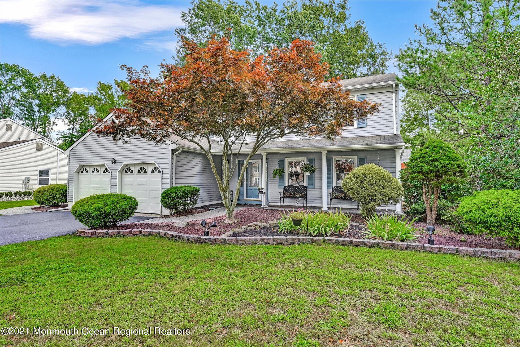 17 Regal Road Manalapan, NJ 07726 - Photo 1 of 40 01-14611846