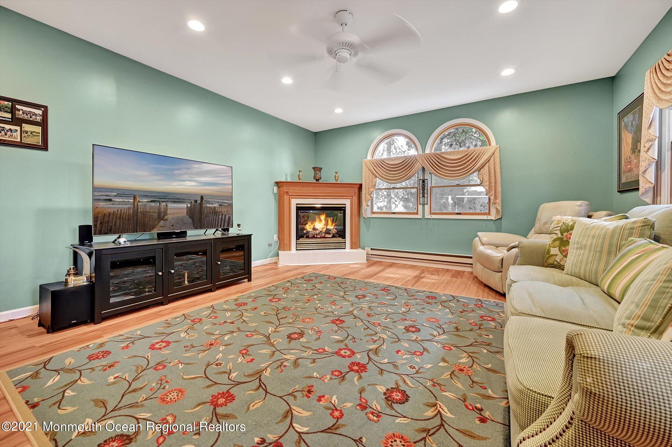 17 Regal Road Manalapan, NJ 07726 - Photo 17 of 40 18-14611873