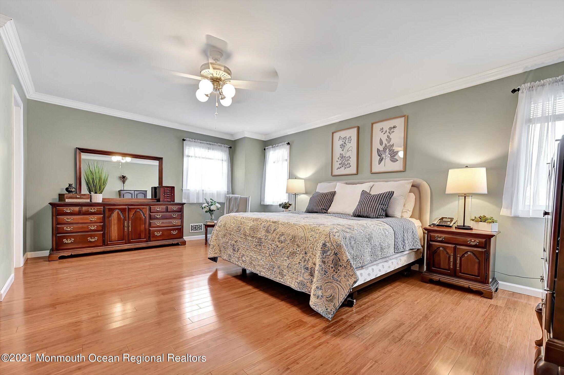 17 Regal Road Manalapan, NJ 07726 - Photo 20 of 40 21-14611738