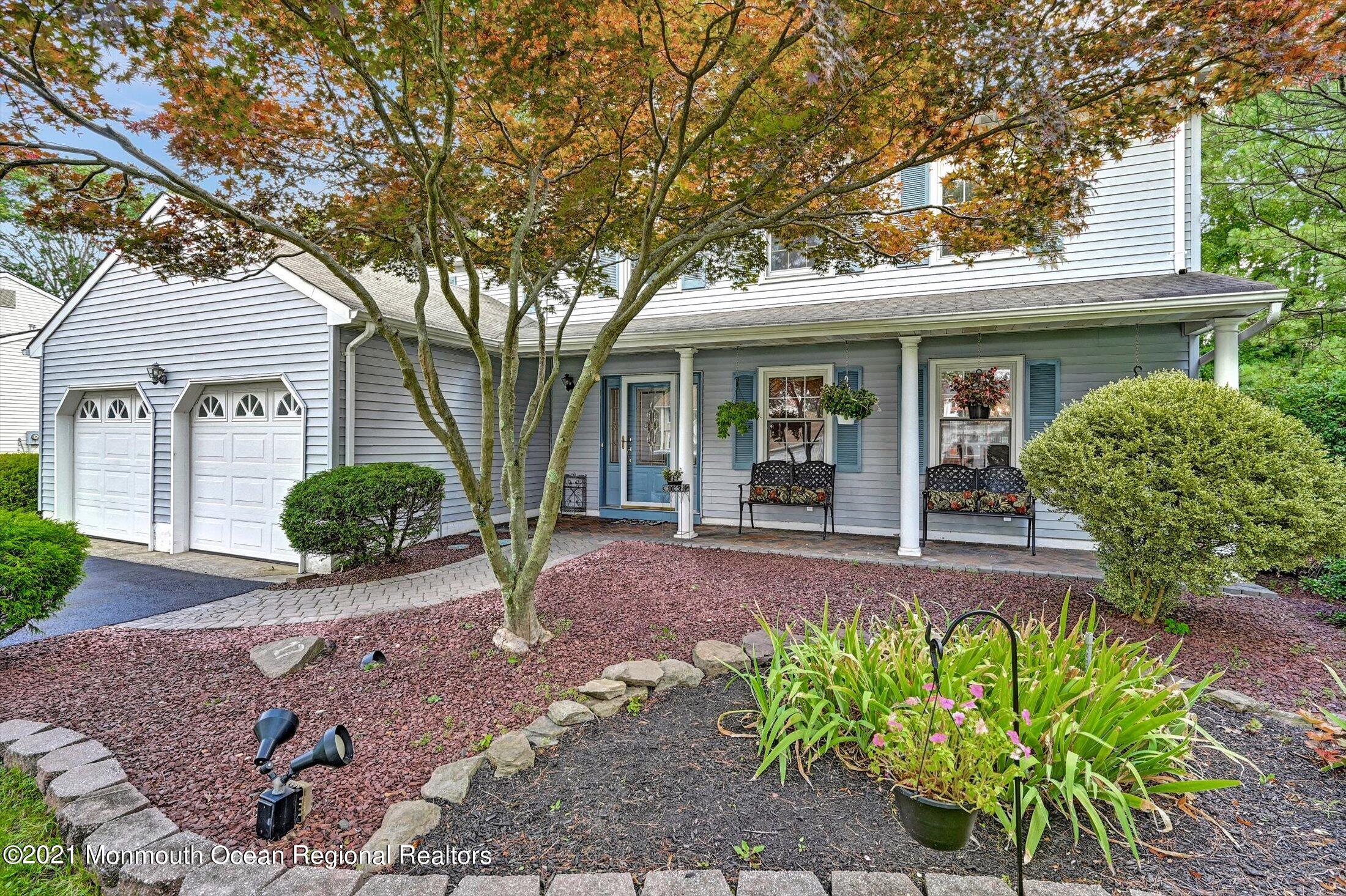 17 Regal Road Manalapan, NJ 07726 - Photo 3 of 40 03-14611848