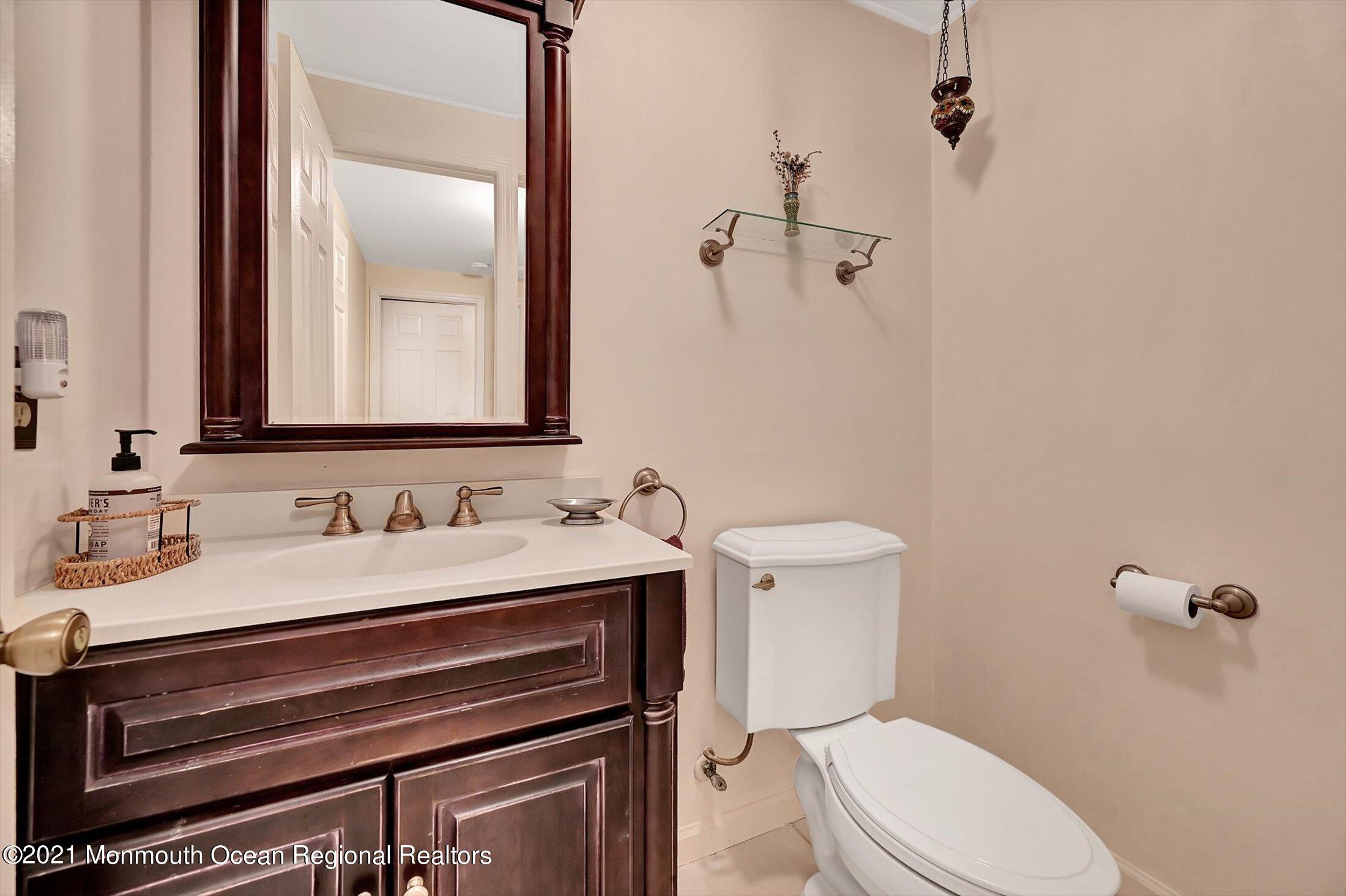 17 Regal Road Manalapan, NJ 07726 - Photo 29 of 40 31-14611876