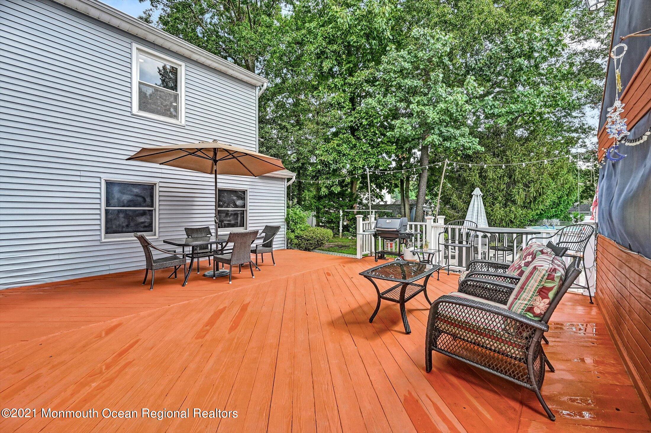 17 Regal Road Manalapan, NJ 07726 - Photo 33 of 40 35-14611769