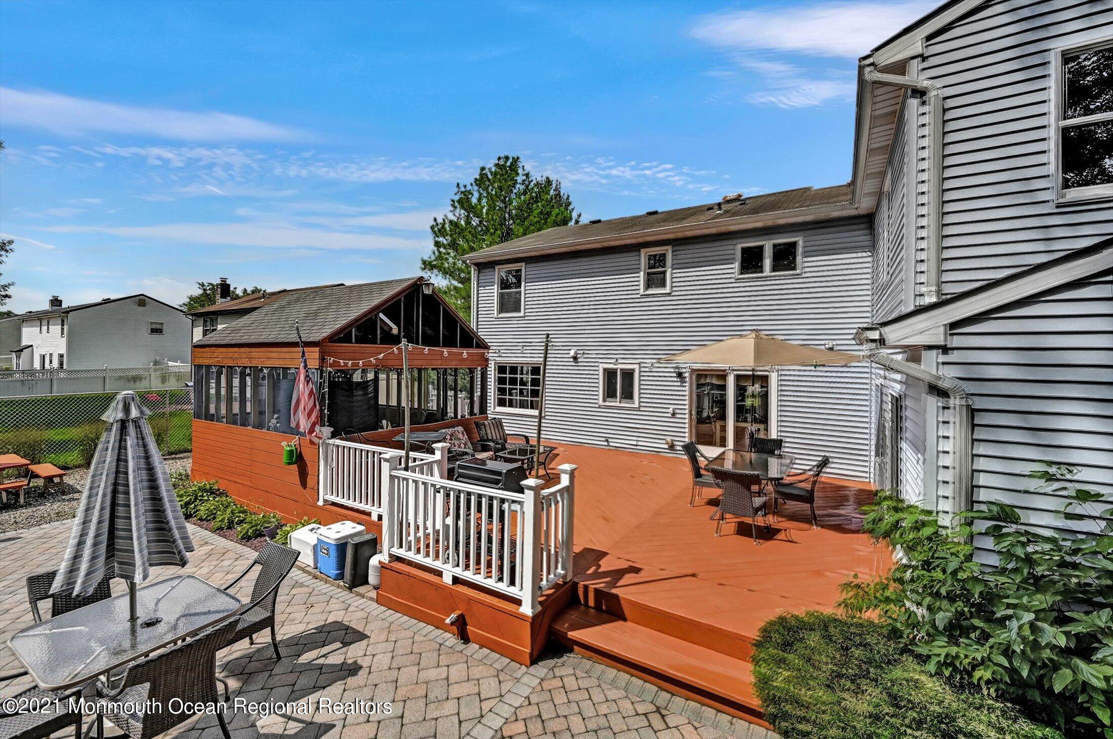 17 Regal Road Manalapan, NJ 07726 - Photo 34 of 40 37-14611776