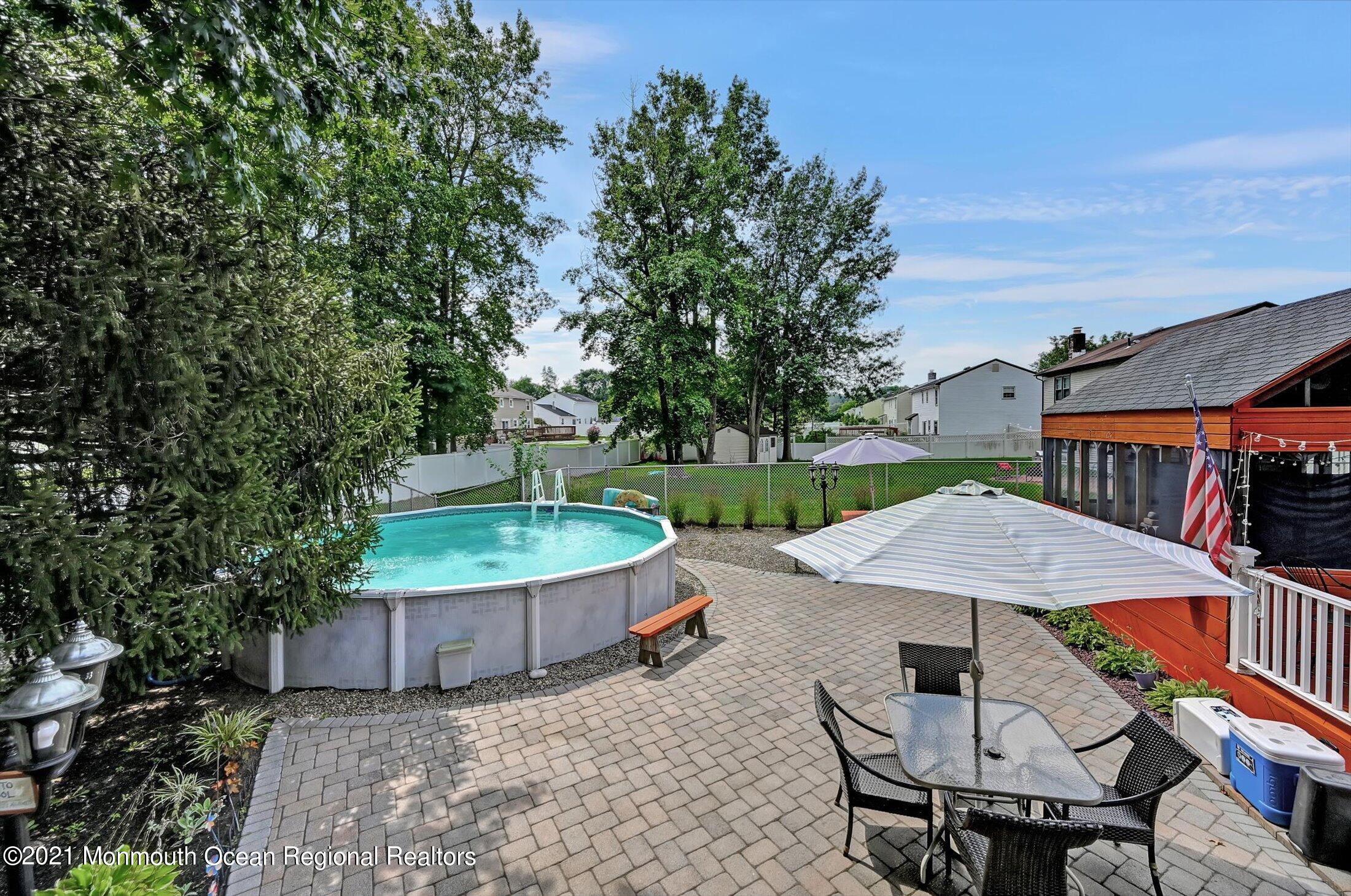 17 Regal Road Manalapan, NJ 07726 - Photo 36 of 40 40-14611787