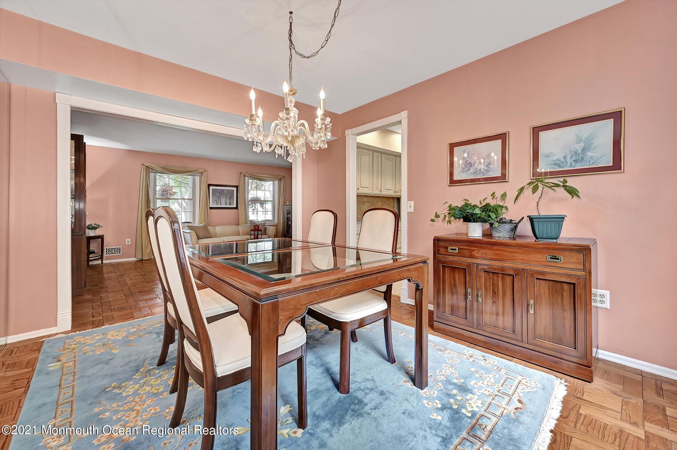 17 Regal Road Manalapan, NJ 07726 - Photo 9 of 40 10-14611861