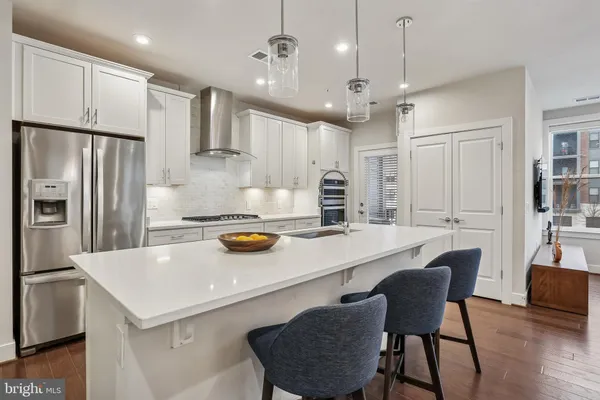 $725,000 | 3507 Bellflower Lane, Unit 101, Rockville, MD 20852