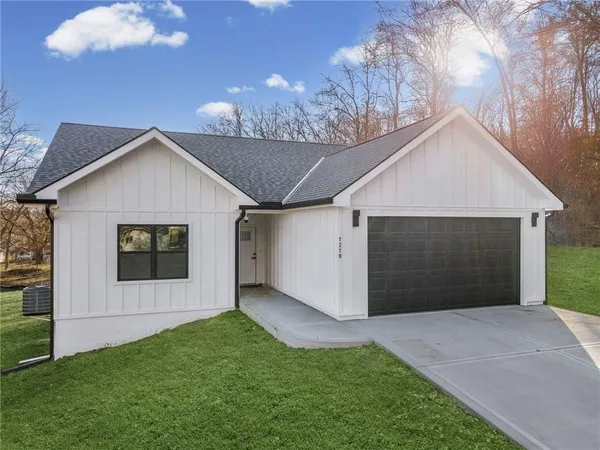 $350,000 | 1219 Paton Street, Excelsior Springs, MO 64024